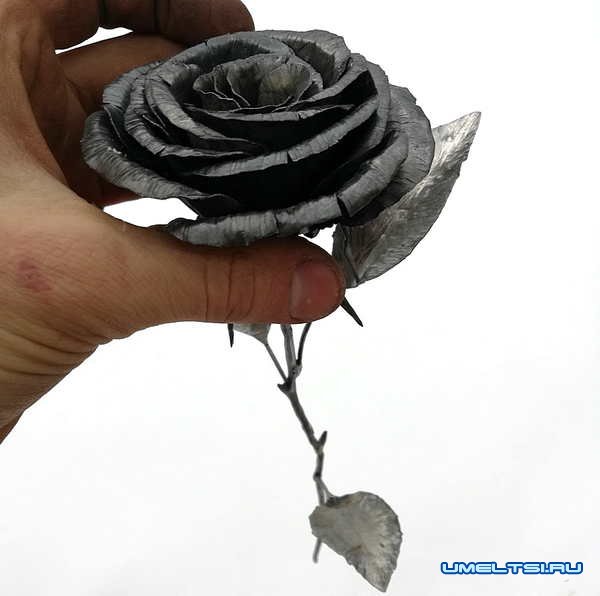 Роза из металла