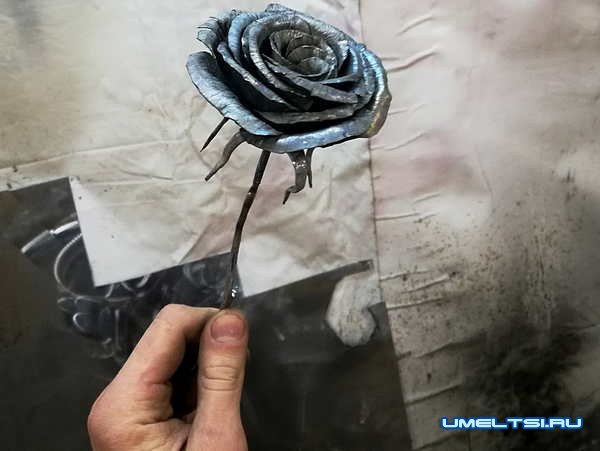 Роза из металла