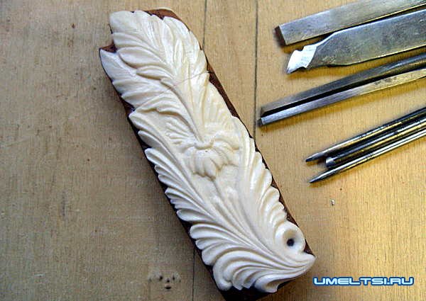 флеш-карта из дерева и кости