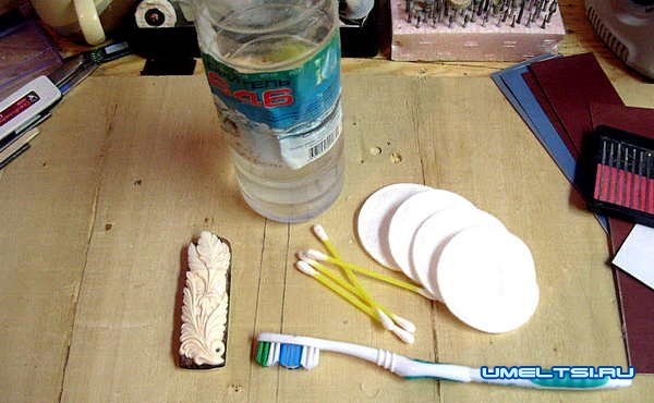 флеш-карта из дерева и кости