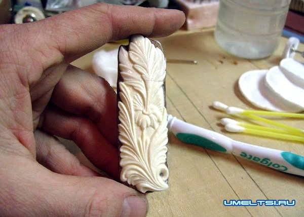 флеш-карта из дерева и кости