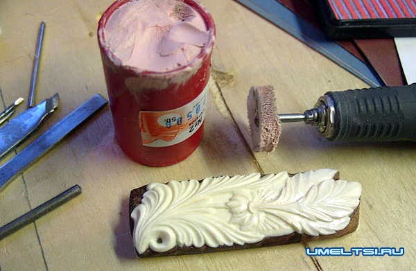 флеш-карта из дерева и кости