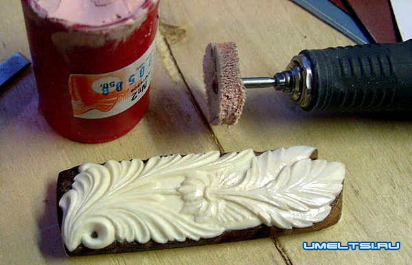 флеш-карта из дерева и кости