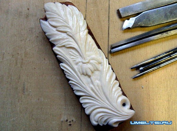 флеш-карта из дерева и кости