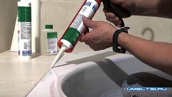 Герметизация стыков между стеной и ванной