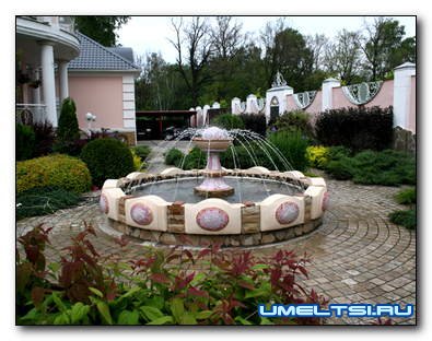 Идеи оформления для садовых фонтанов