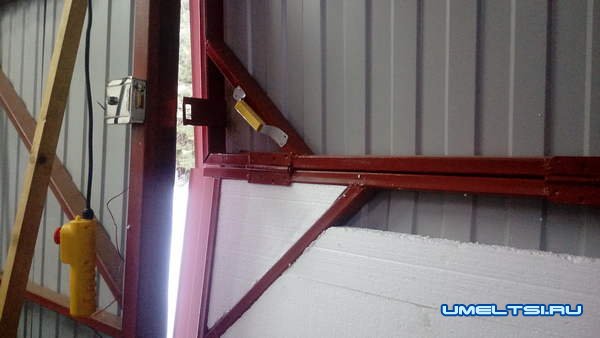 Секционные подъемные ворота для гаража Секционные подъемные ворота для гаража