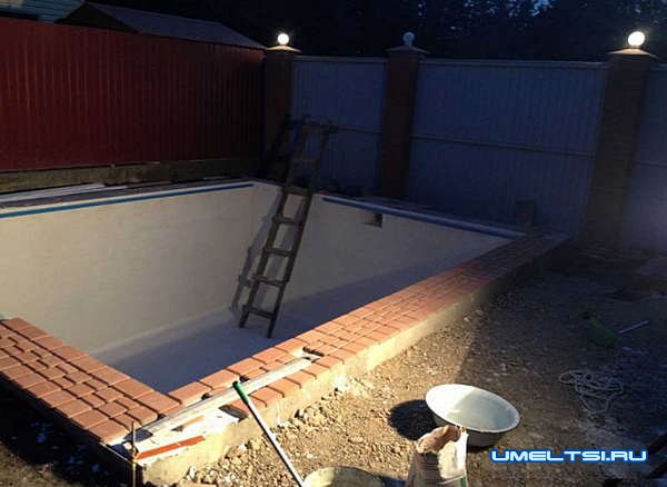 Как построить домашний бассейн