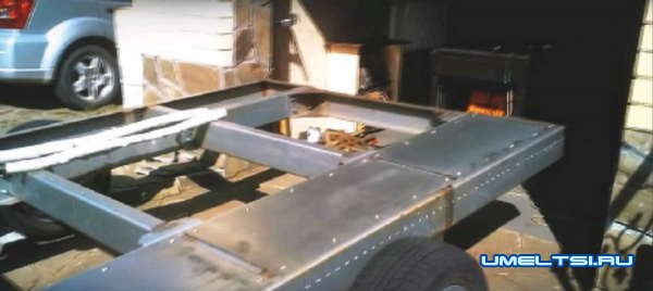 Двухосный прицеп для легкового автомобиля