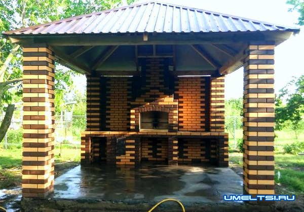 Примеры беседок с барбекю: фото