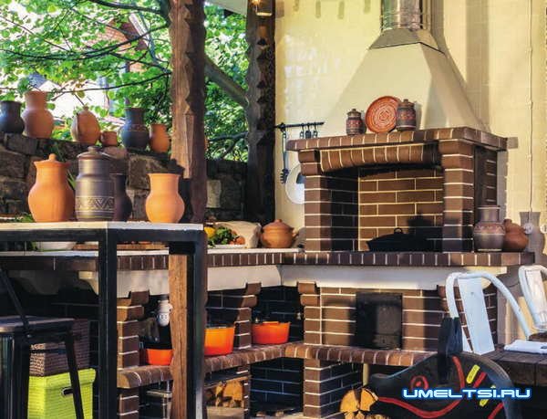 летняя кухня с барбекю: фото