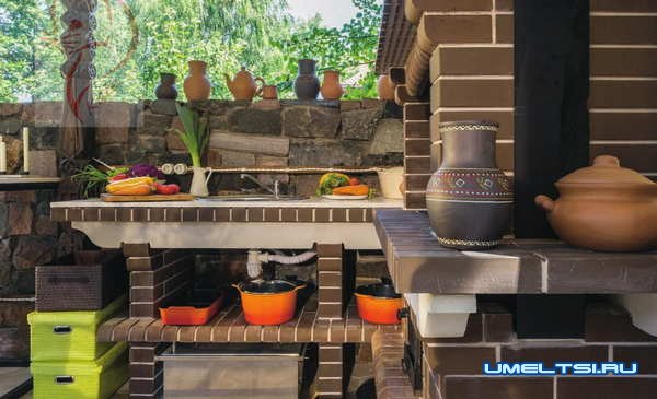 летняя кухня с барбекю: фото