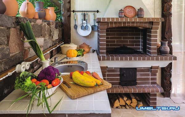 летняя кухня с барбекю: фото