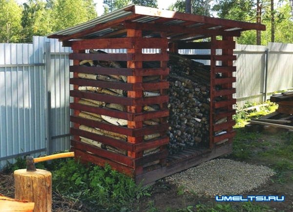 Строим дровяник своими руками