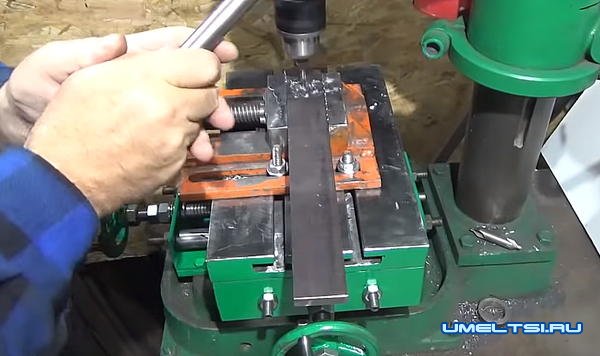 Координатный стол для сверлильного станка Координатный стол для сверлильного станка