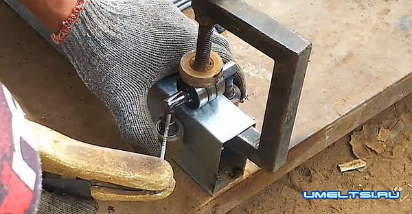 Приспособление для ровной резки металла Приспособление для ровной резки металла