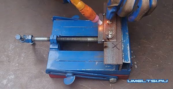 Станок для декоративного тиснения Станок для декоративного тиснения