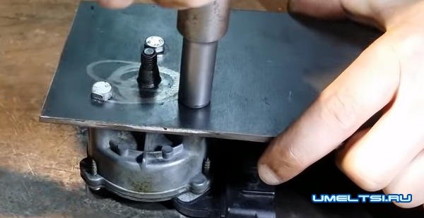 Электрический орехокол Электрический орехокол