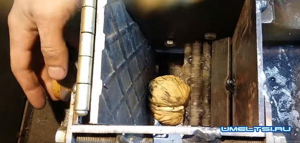 Электрический орехокол Электрический орехокол