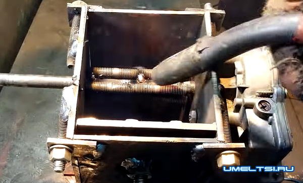 Электрический орехокол Электрический орехокол