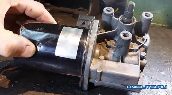 Электрический орехокол Электрический орехокол