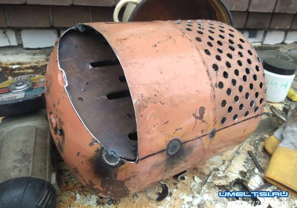 Делаем вертикальны мангал с духовкой Делаем вертикальны мангал с духовкой