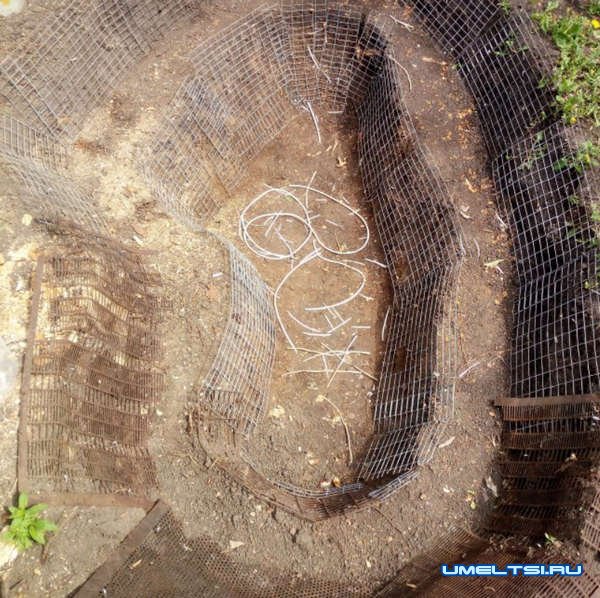 Декоративный пруд