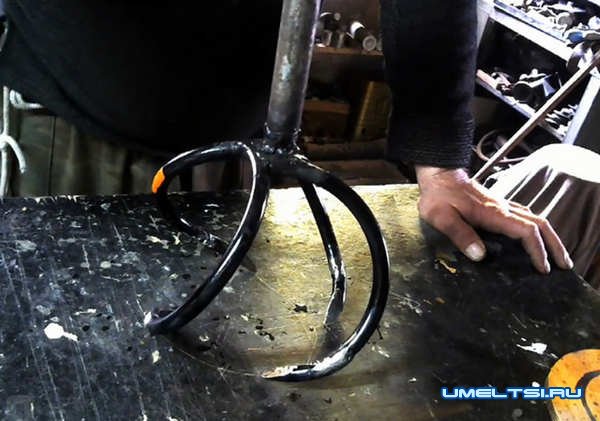 Ручной культиватор из пружины Ручной культиватор из пружины