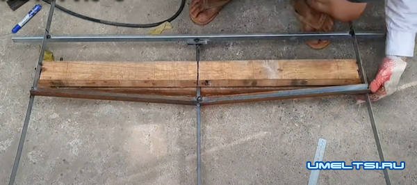 моторная лодка из пластиковых бочек