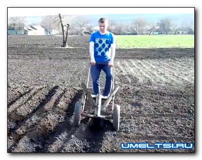 Самодельный плужок-окучник Самодельный плужок-окучник