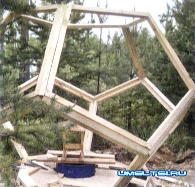 Дачный туалет как украшение участка